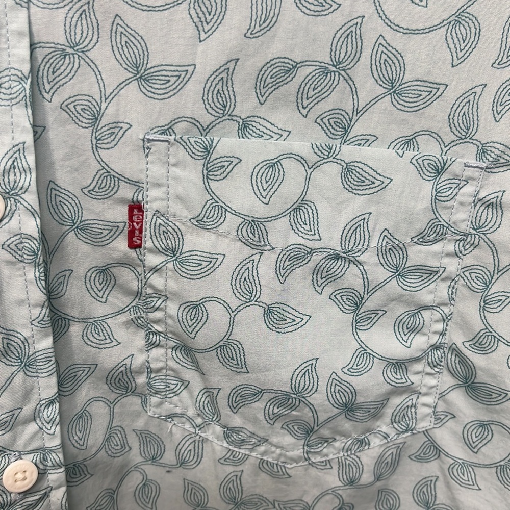 NWT-Levi's | Starlight Blue Swirly Florals Pocket Short-Sleeve Button-Up - Men - Picture 7 of 8